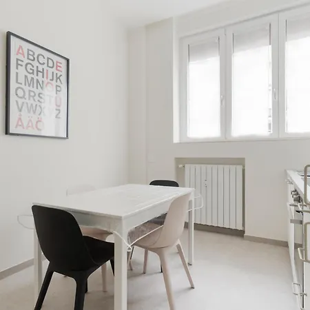 Guesthost - Comfy Flat Near Gambara Mm1 Milaan