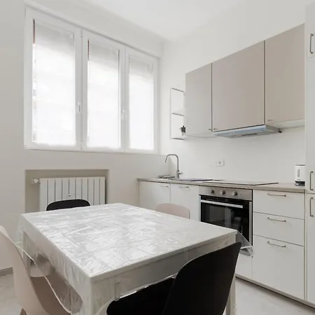 Guesthost - Comfy Flat Near Gambara Mm1 Appartement Milaan