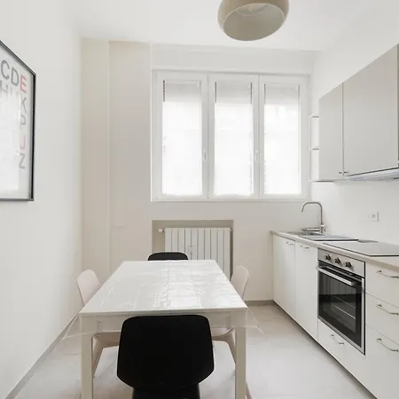 Guesthost - Comfy Flat Near Gambara Mm1 Appartement