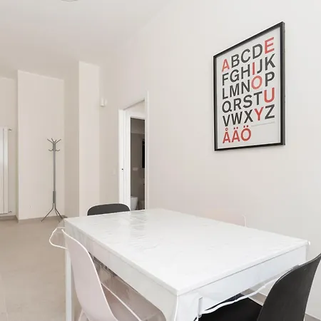 Guesthost - Comfy Flat Near Gambara Mm1 *