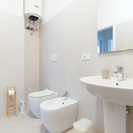 Guesthost - Comfy Flat Near Gambara Mm1 Appartement Milaan